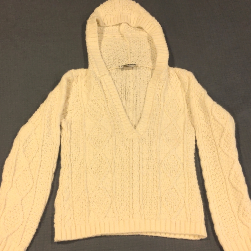 Vintage Carly Blake cable knit hooded crop sweater from an Alloy catalog Fall-04
